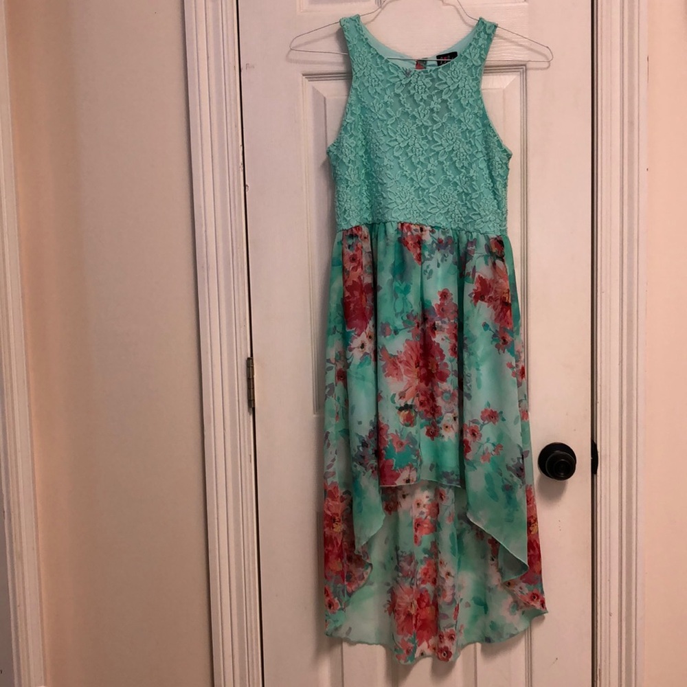 Cute”Lilt” floral dress.
